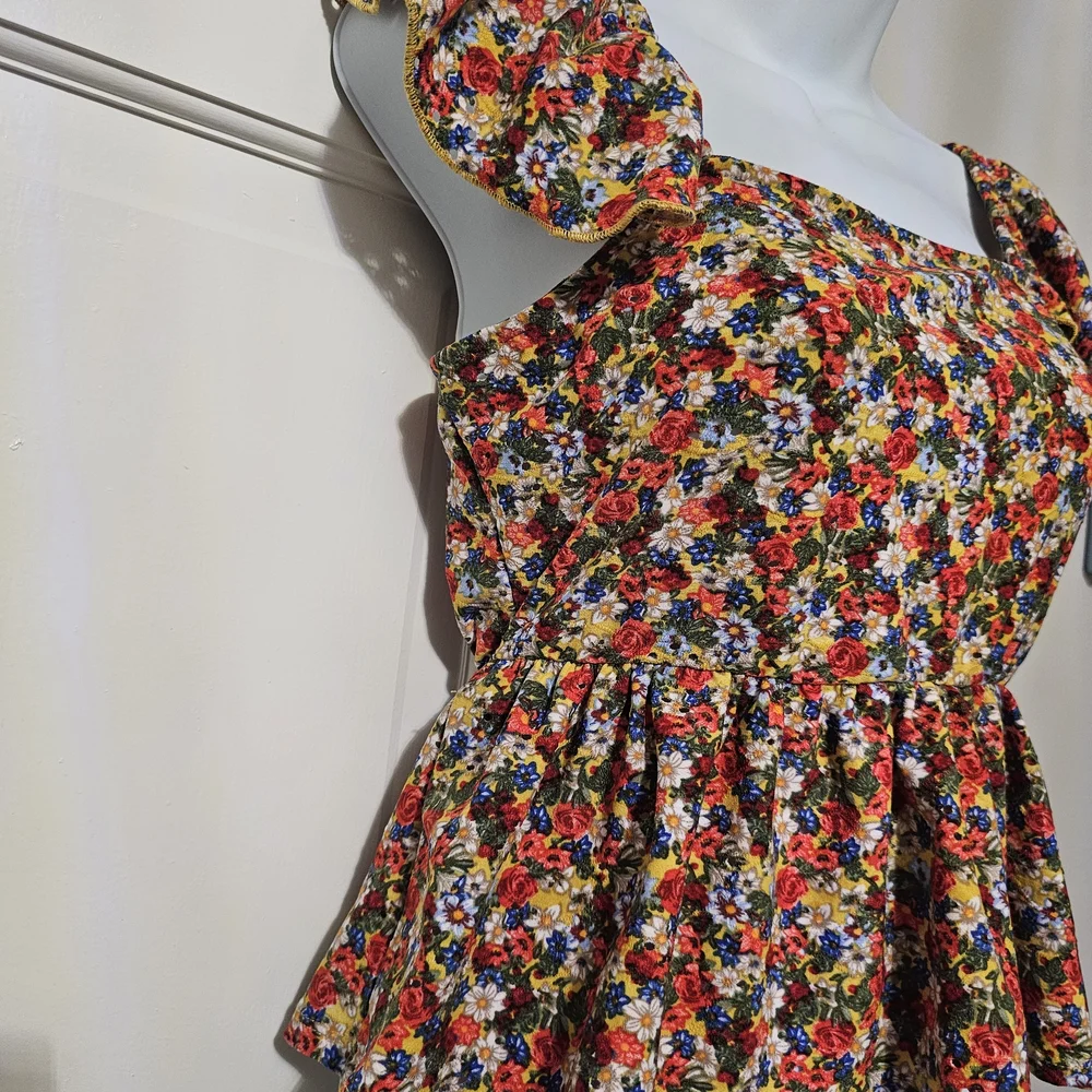 Floral Ruffle Sleeve Blouse - Picture 2 of 5